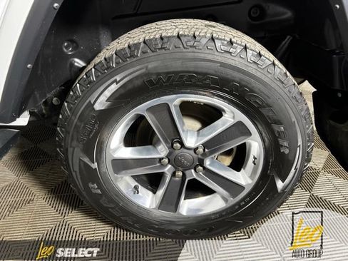 Used 2022 Jeep Wrangler Unlimited Sahara w/ Safety Group AWD/4WD image 30