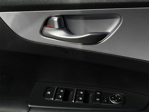 Used 2024 Kia Forte LXS w/ LXS Technology Package image 22