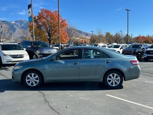Used 2011 Toyota Camry LE image 7