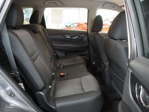 Used 2017 Nissan Rogue SV w/ SV Premium Package AWD/4WD image 30