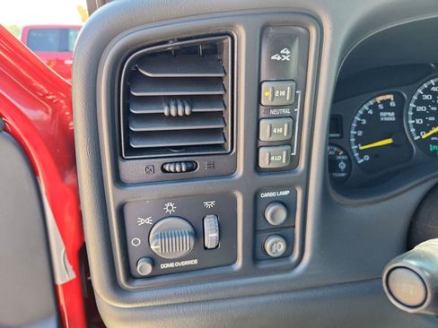 Used 2001 Chevrolet Silverado 2500 LT w/ Off-Road Skid Plate Pkg AWD/4WD image 18