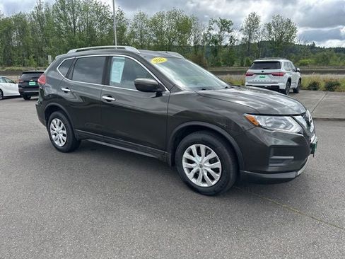 Used 2017 Nissan Rogue S w/ S Appearance Package AWD/4WD image 10