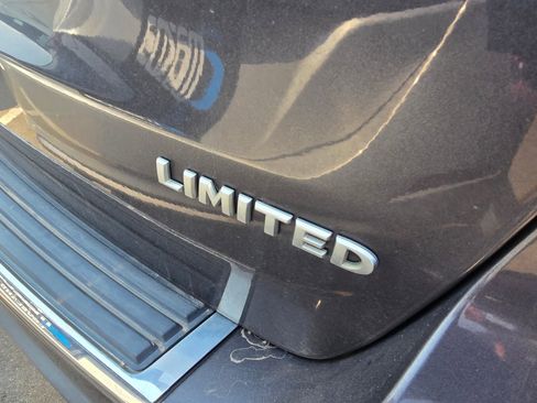 Used 2015 Jeep Grand Cherokee Limited AWD/4WD image 9