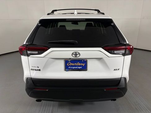 Used 2019 Toyota RAV4 XLE FWD image 7