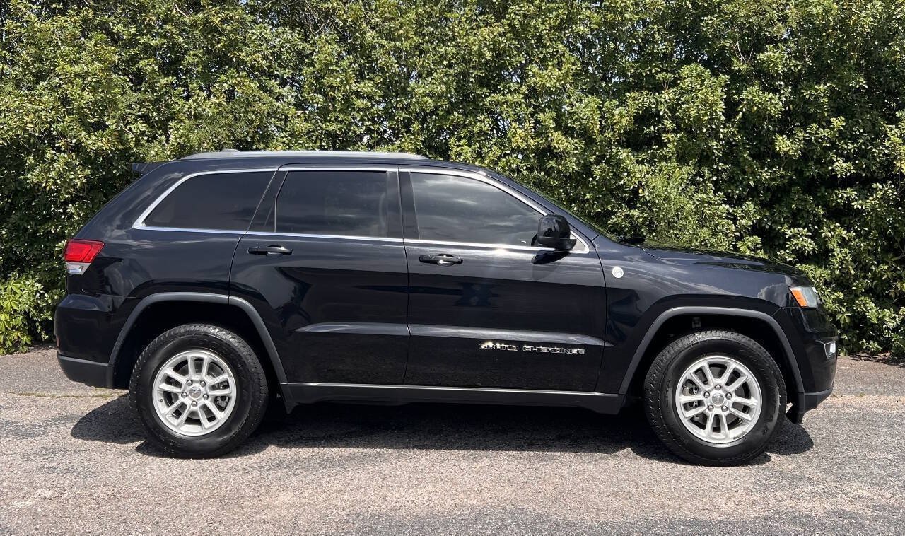 Used 2020 Jeep Grand Cherokee Laredo AWD/4WD image 9