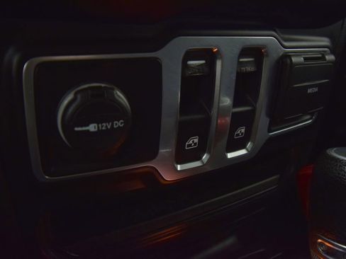 Used 2022 Jeep Wrangler Sport image 30