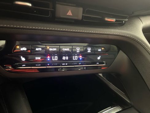 Used 2023 Buick Envision Essence w/ Technology Package I AWD/4WD image 32