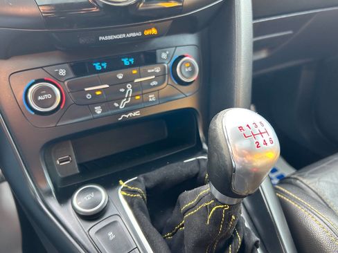 Used 2015 Ford Focus ST w/ Equipment Group 401A image 39