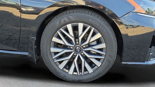 Used 2024 Nissan Altima 2.5 SV FWD image 17