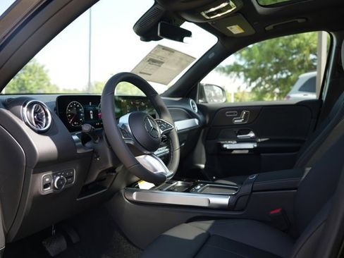 Used 2026 Mercedes-Benz GLB 250 4MATIC image 30