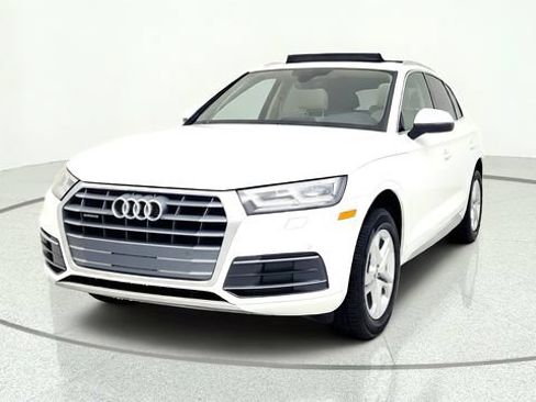 Used 2018 Audi Q5 2.0T Premium Plus w/ Premium Plus Package AWD/4WD image 3