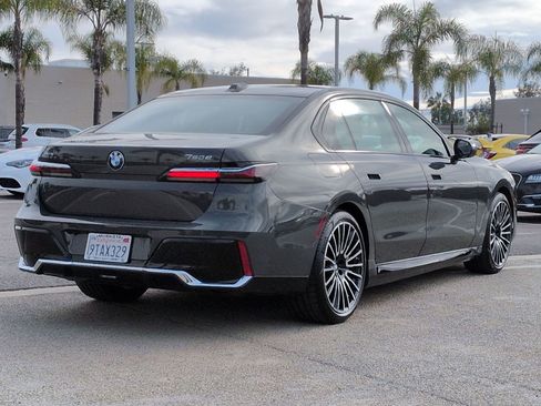 Used 2025 BMW 750e xDrive image 10