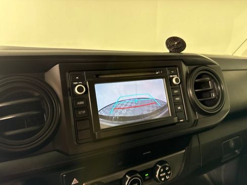 Used 2019 Toyota Tacoma SR AWD/4WD image 17