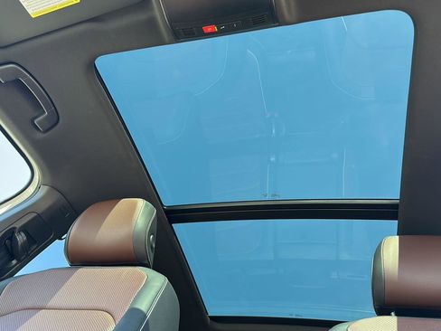 Used 2023 Volkswagen Tiguan SEL R-Line AWD/4WD image 36