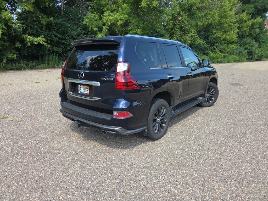 Used 2021 Lexus GX 460 Premium w/ Accessory Package AWD/4WD image 15