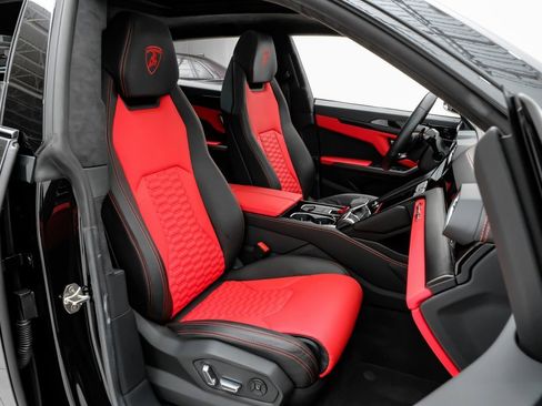 Used 2022 Lamborghini Urus image 34