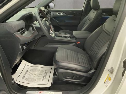 Used 2025 Ford Explorer ST-Line w/ Premium Package AWD/4WD image 18