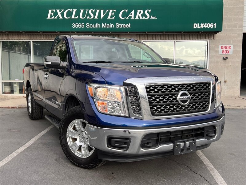 Used 2018 Nissan Titan SV AWD/4WD image 1