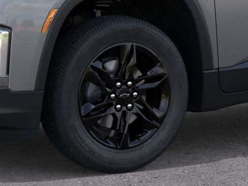 Used 2023 Chevrolet Traverse LT w/ Midnight/Sport Edition image 9