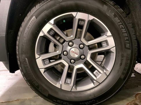 Used 2025 GMC Terrain Elevation AWD/4WD image 9