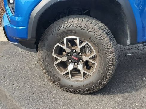 Used 2024 GMC Canyon AT4X AWD/4WD image 3