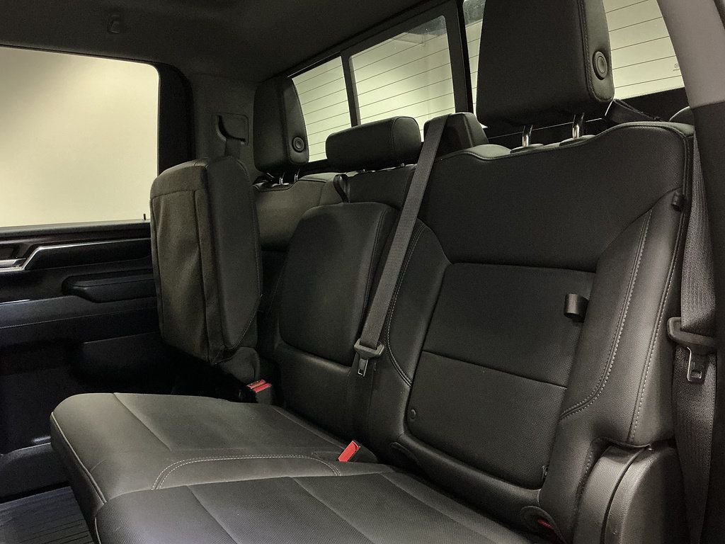 Used 2024 GMC Sierra 2500 SLT w/ SLT Premium Package AWD/4WD image 21