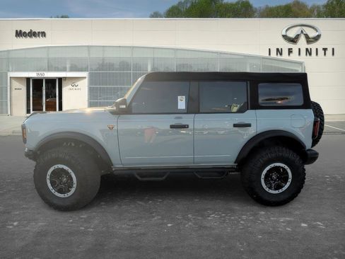 Used 2022 Ford Bronco Badlands image 6