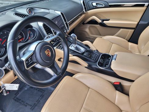 Used 2018 Porsche Cayenne Platinum Edition AWD/4WD image 19
