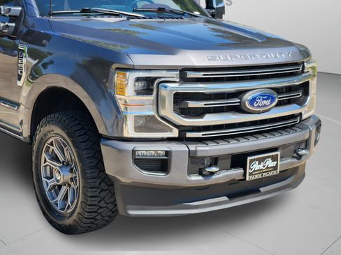 Used 2022 Ford F250 Platinum w/ FX4 Off-Road Package AWD/4WD image 35