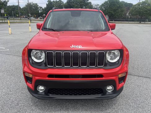 Used 2019 Jeep Renegade Latitude w/ UConnect 8.4 Nav Group AWD/4WD image 2