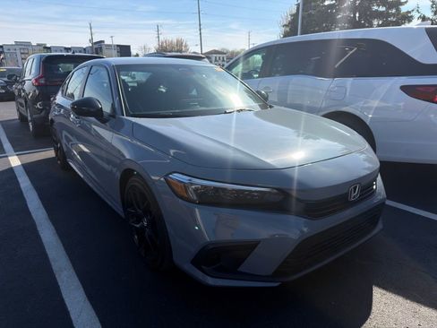 Used 2024 Honda Civic Sport image 4