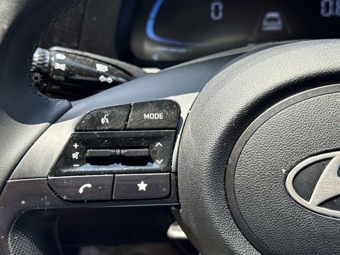 Used 2025 Hyundai Elantra Sport image 21