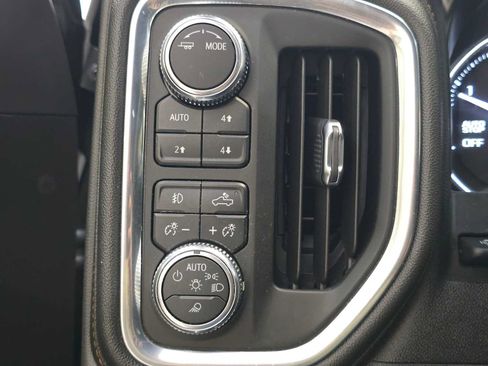 Used 2021 GMC Sierra 1500 AT4 w/ AT4 Premium Package AWD/4WD image 18