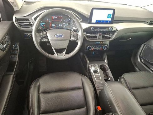 Used 2022 Ford Escape SEL image 2