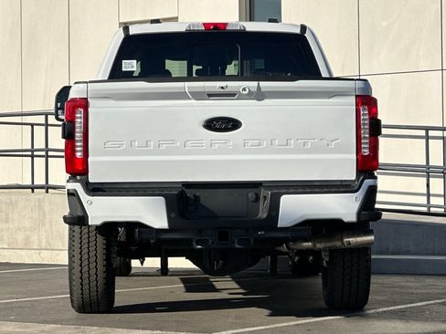 New 2026 Ford F250 Lariat w/ Black Appearance Package image 4