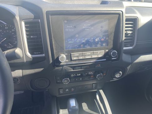 Used 2024 Nissan Frontier SV w/ SV Convenience Package image 16