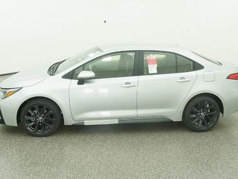 New 2026 Toyota Corolla SE FWD image 3