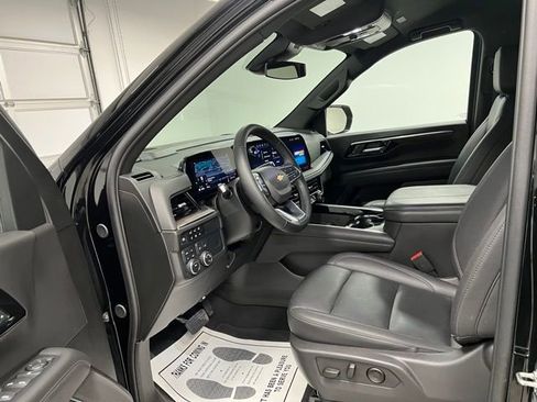Used 2025 Chevrolet Tahoe LT image 13