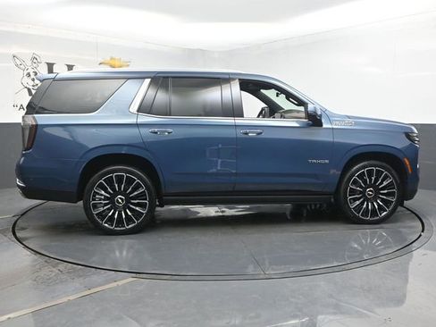Used 2025 Chevrolet Tahoe High Country AWD/4WD image 39