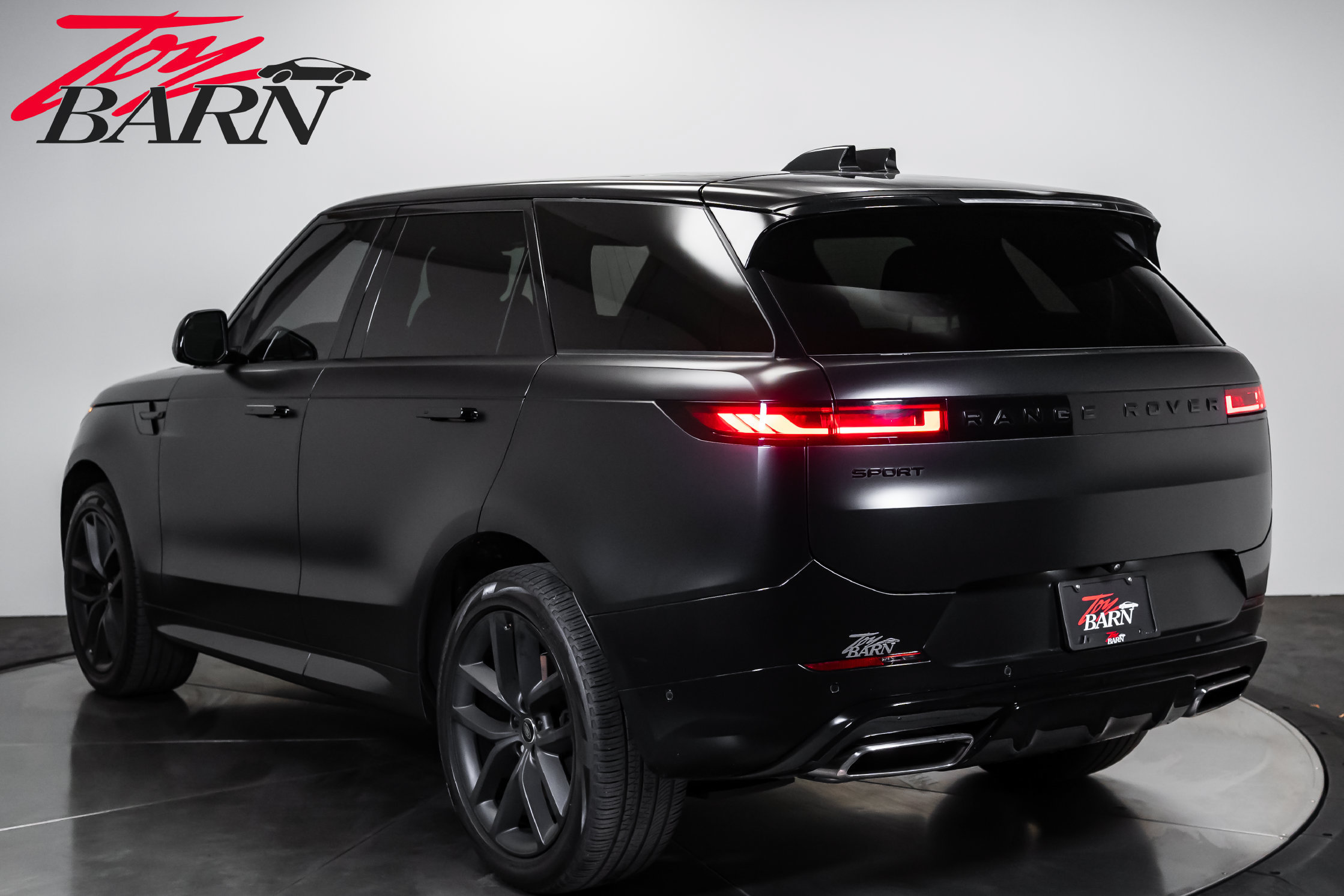 Used 2024 Land Rover Range Rover Sport Dynamic SE AWD/4WD image 3