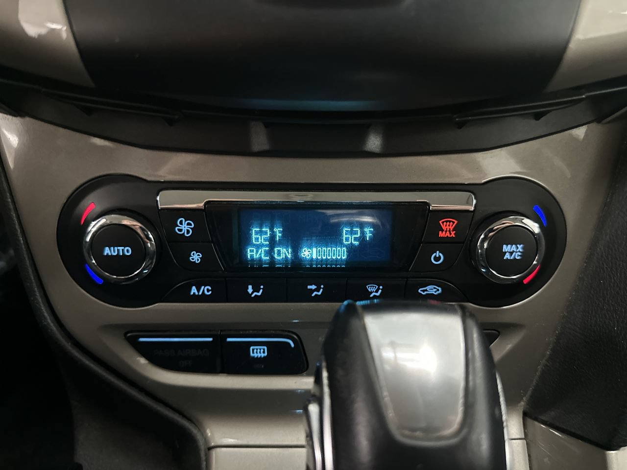 Used 2012 Ford Focus SEL FWD image 32