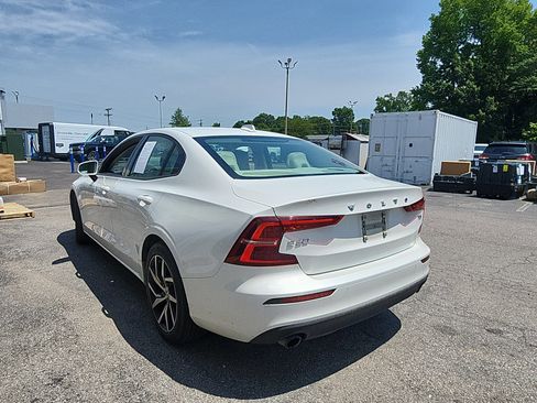 Used 2020 Volvo S60 T5 Momentum FWD image 3