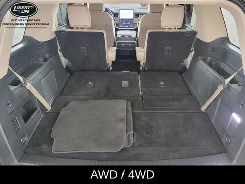 Used 2024 Ford Expedition Limited AWD/4WD image 16