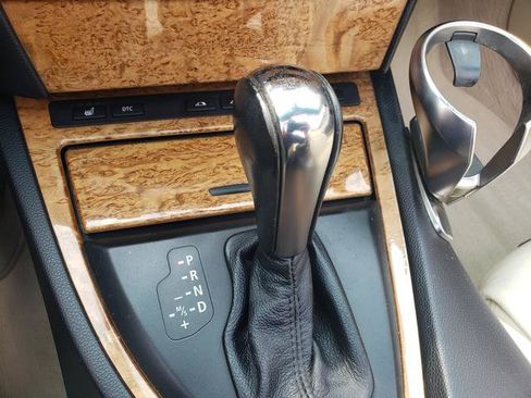 Used 2007 BMW 650i Convertible RWD image 18