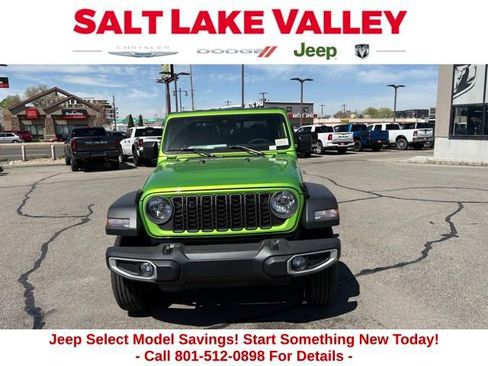 New 2025 Jeep Gladiator Sport image 2