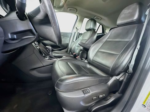 Used 2020 Buick Encore Essence AWD/4WD image 13