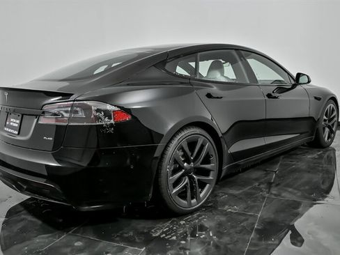 Used 2022 Tesla Model S Plaid image 11