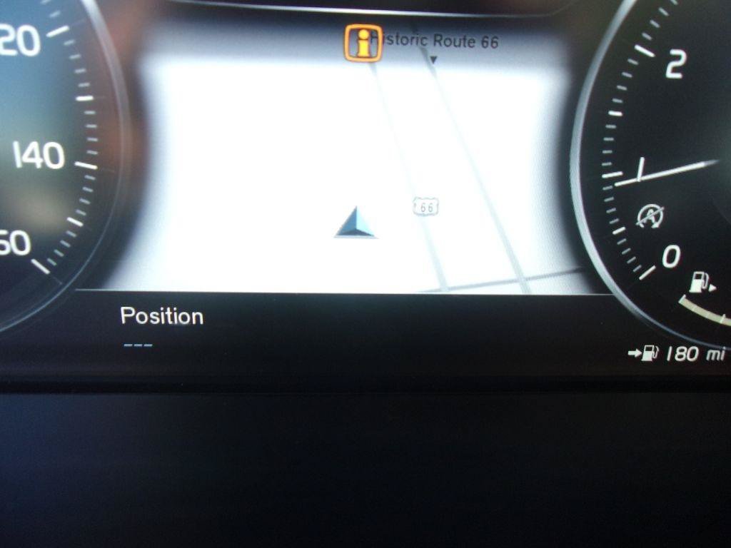 Used 2016 Volvo XC90 T6 Momentum w/ Momentum Plus Package AWD/4WD image 19