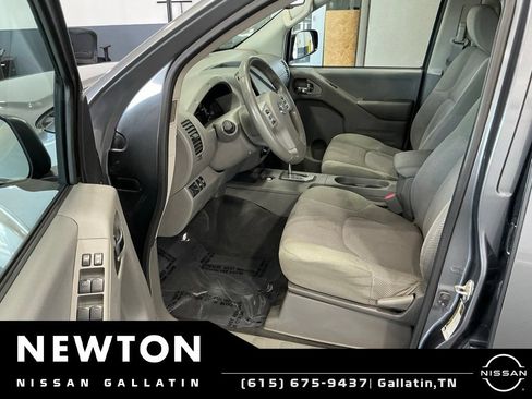 Used 2020 Nissan Frontier SV AWD/4WD image 3