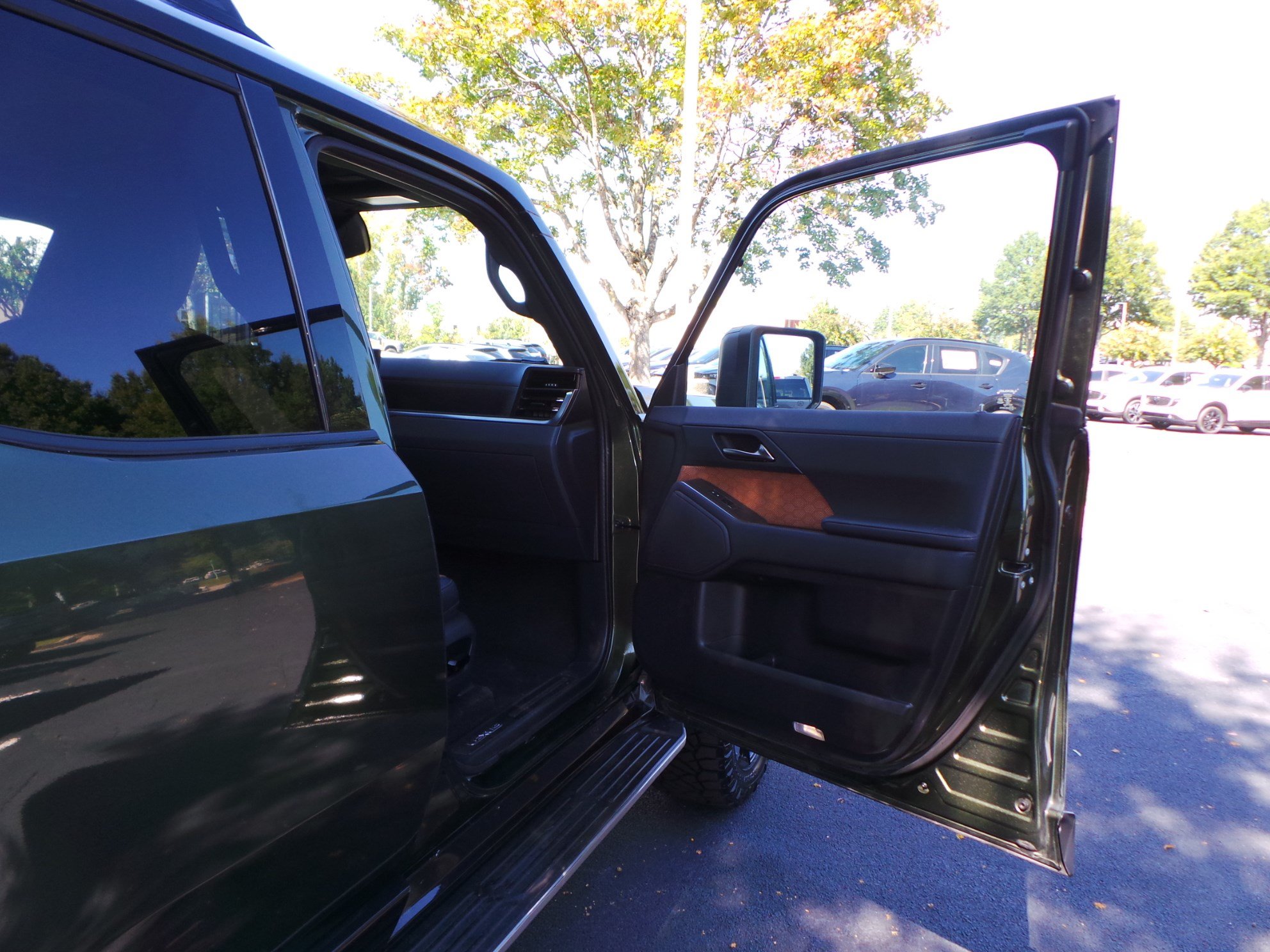 Used 2025 Lexus GX 550 w/ Accessory Package (2T) AWD/4WD image 44